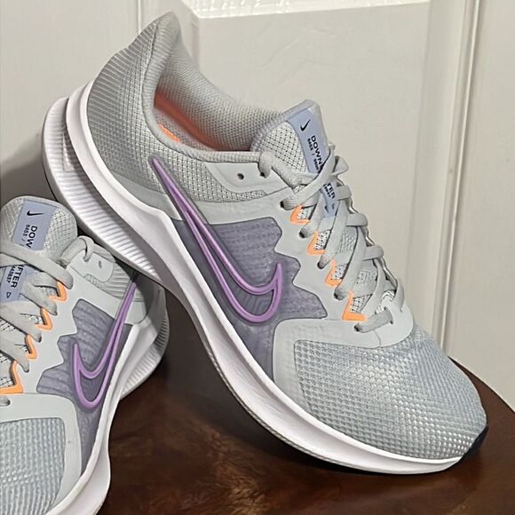 🔥🔥 NIKE DOWNSHIFTER 11 Women’s Running Shoes - PERFECT No flaws - Women Sz 10 - Picture 2 of 11